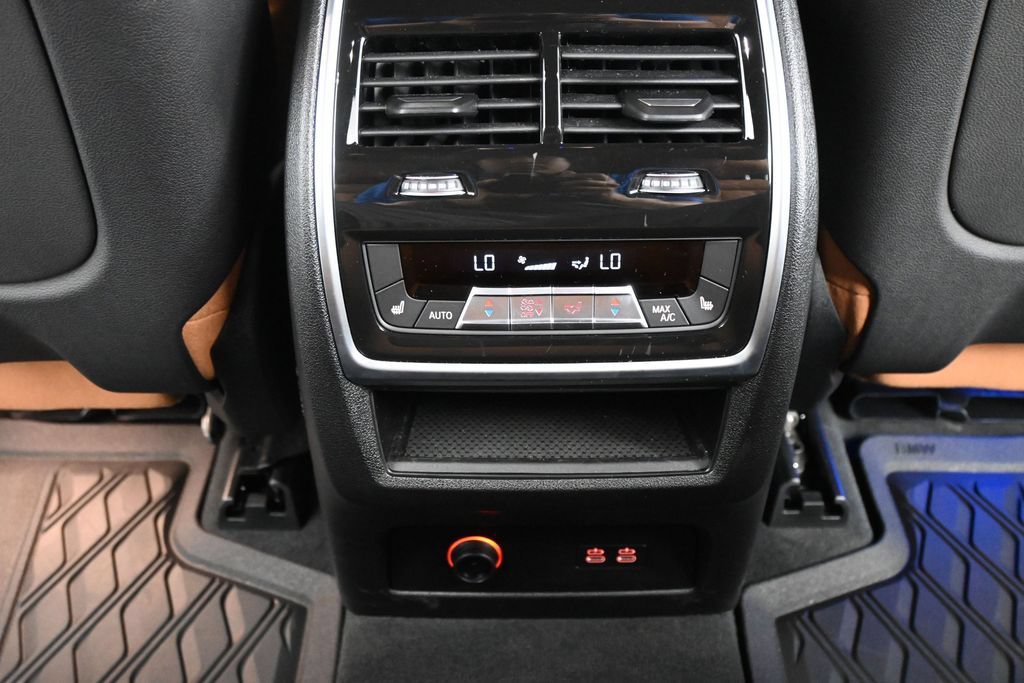 Used 2026 BMW X7 xDrive40i w/ Executive Package AWD/4WD image 22