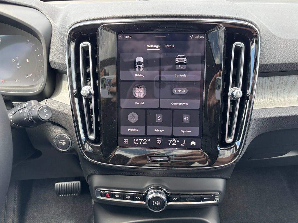 New 2026 Volvo XC40 B5 Plus w/ Climate Package AWD/4WD image 14