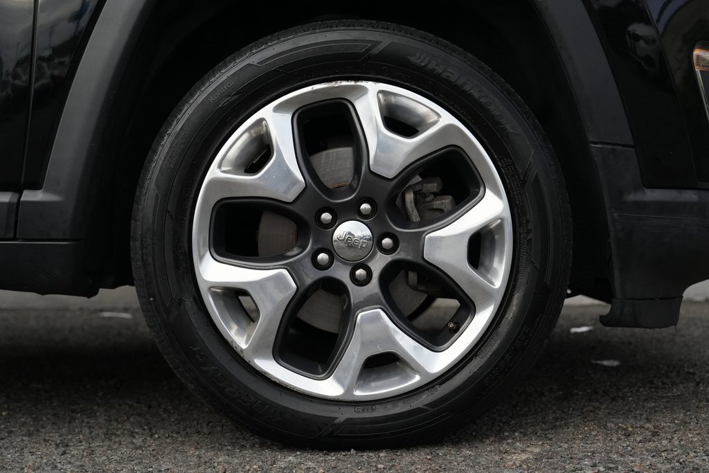 Used 2018 Jeep Compass Limited w/ Navigation Group image 12