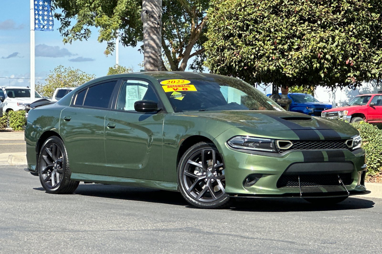 Used 2022 Dodge Charger R/T w/ Blacktop Package image 2
