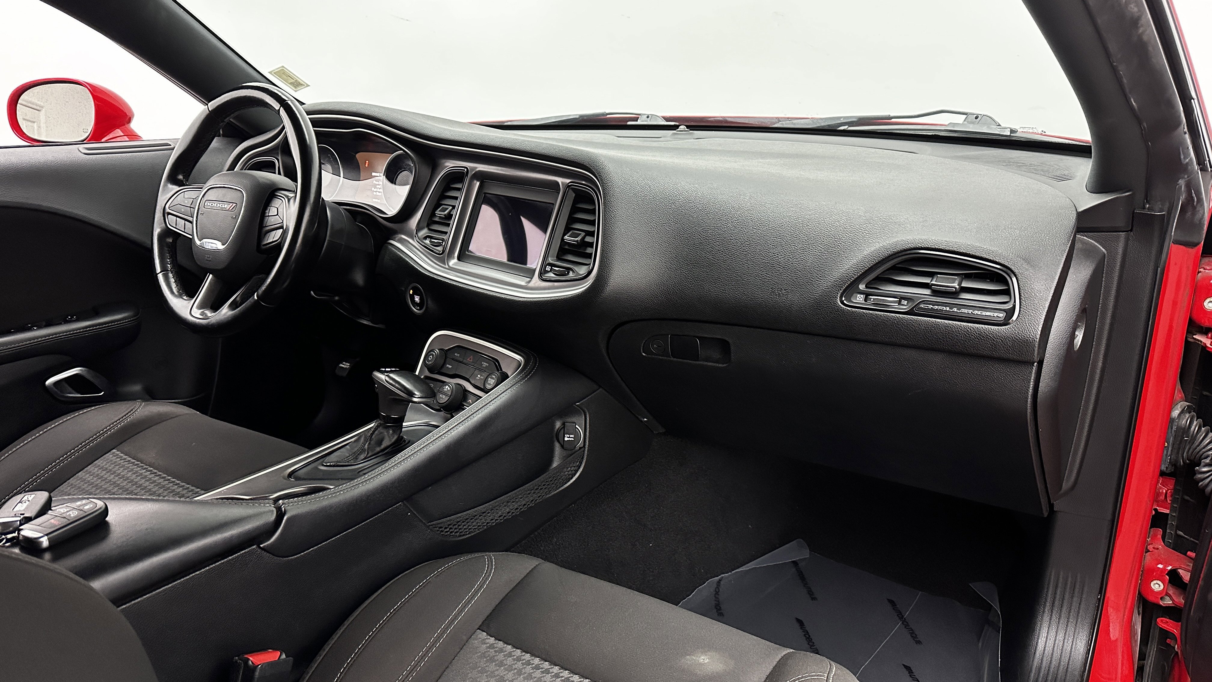 Used 2020 Dodge Challenger SXT RWD image 26