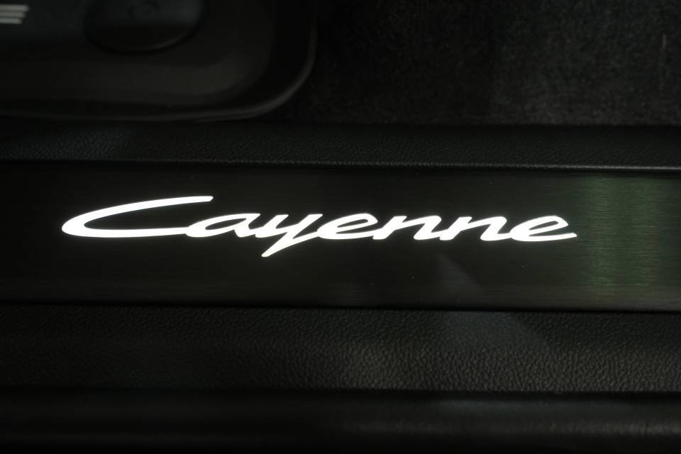 Certified 2026 Porsche Cayenne AWD/4WD image 34
