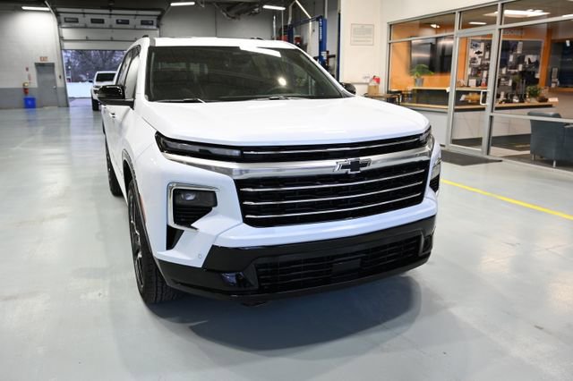 New 2026 Chevrolet Traverse High Country w/ LPO, Floor Liner Package image 3