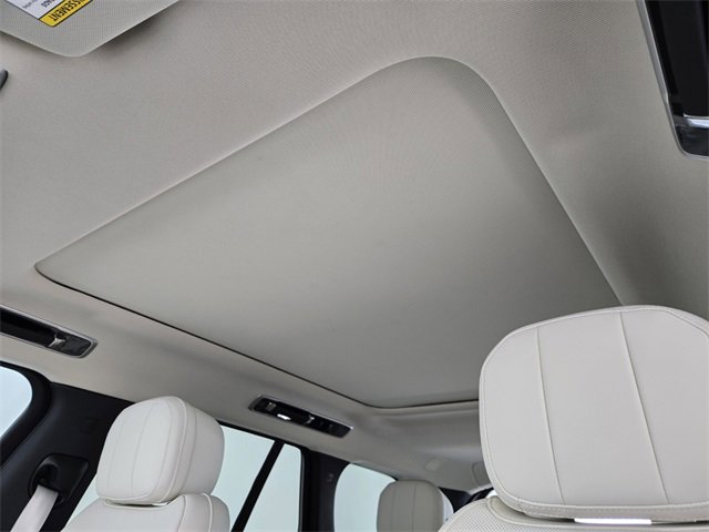 New 2026 Land Rover Range Rover SE image 11