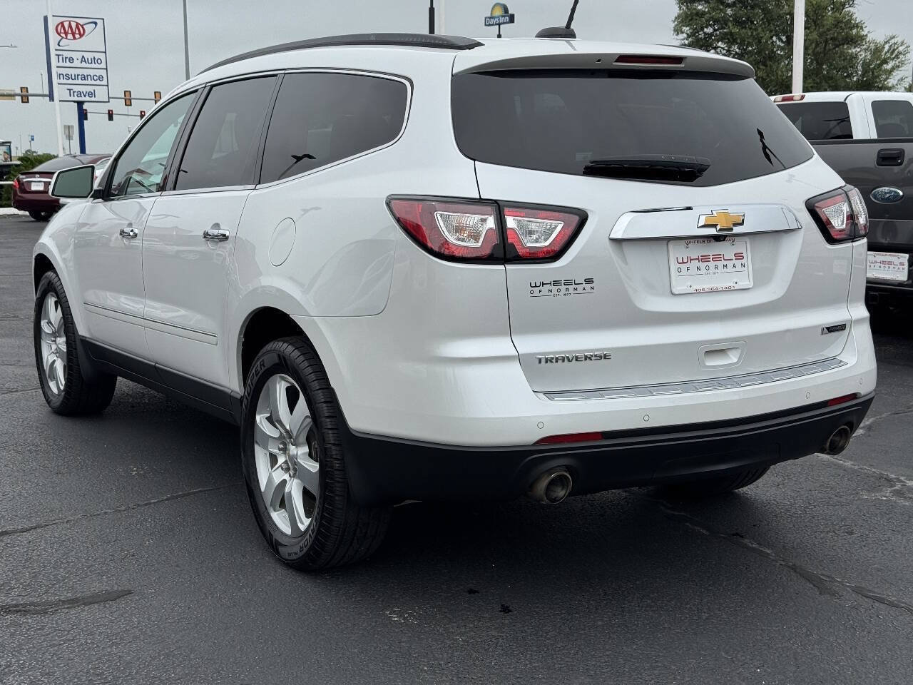 Used 2017 Chevrolet Traverse Premier FWD image 7