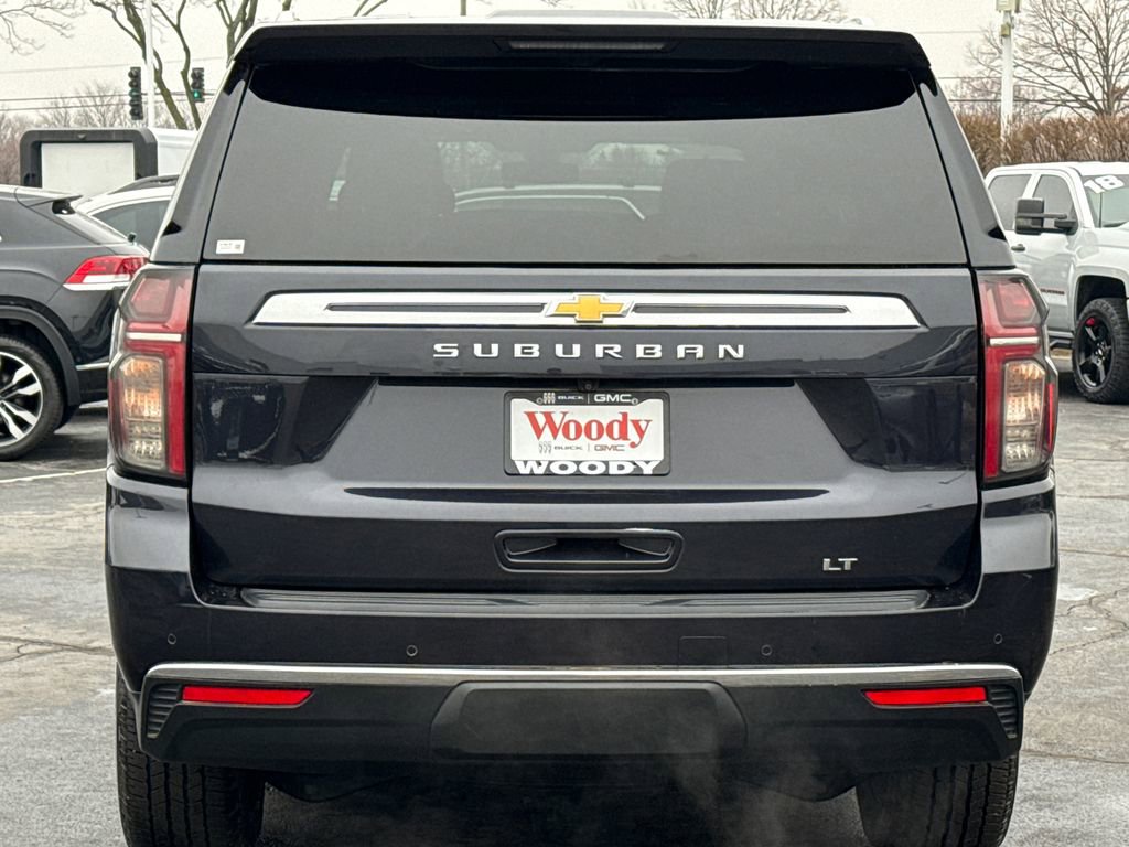 Used 2022 Chevrolet Suburban LT w/ LT Signature Plus Package image 9