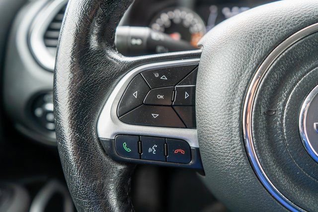 Used 2020 Jeep Renegade Latitude w/ Cold Weather Group image 23