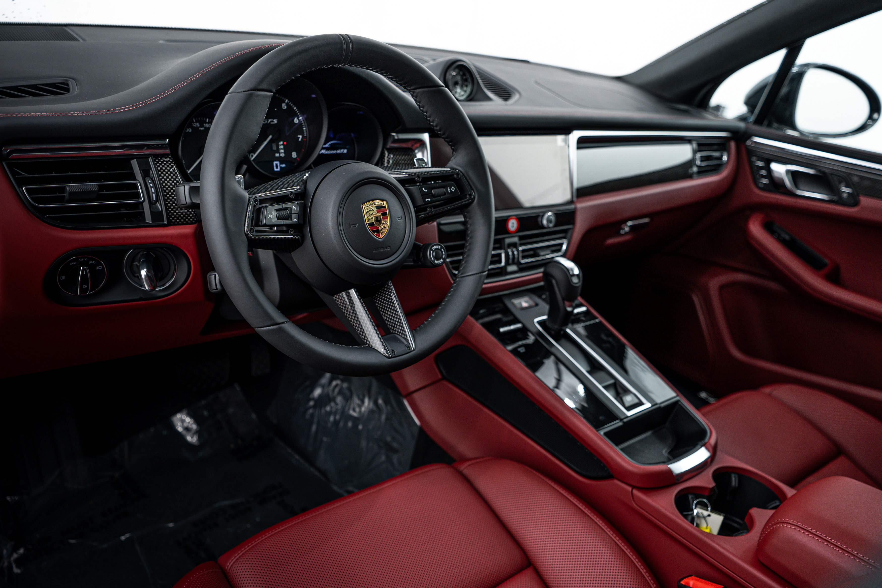 New 2026 Porsche Macan GTS image 4