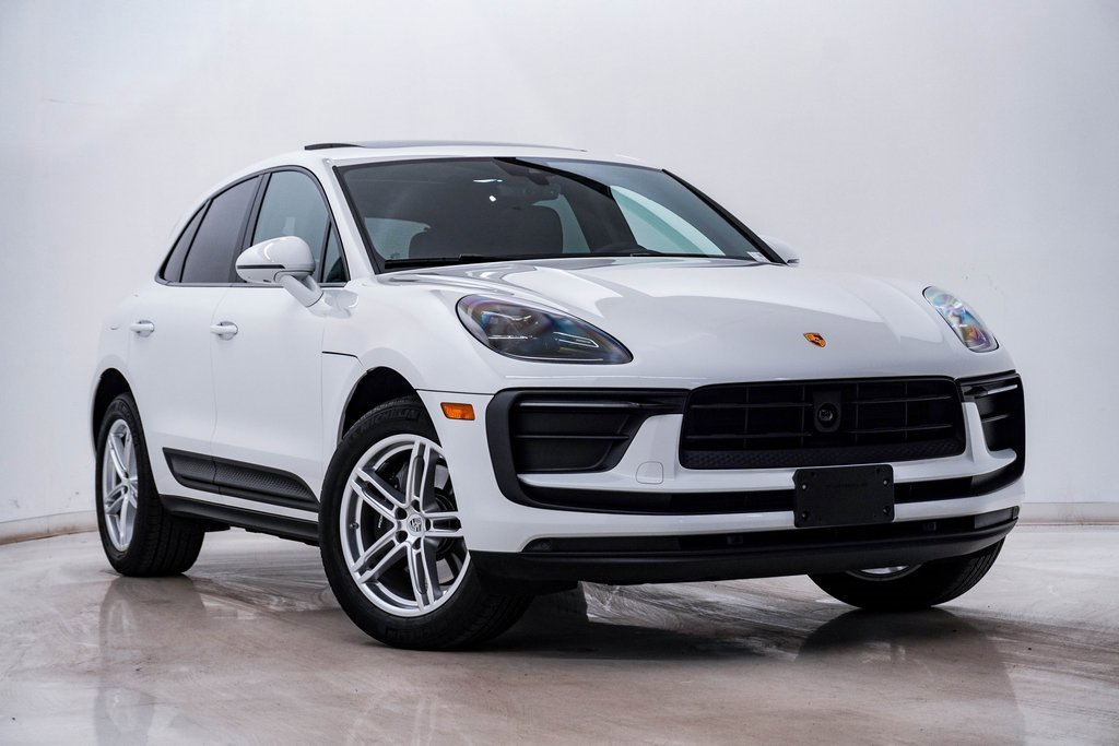 Certified 2025 Porsche Macan image 8