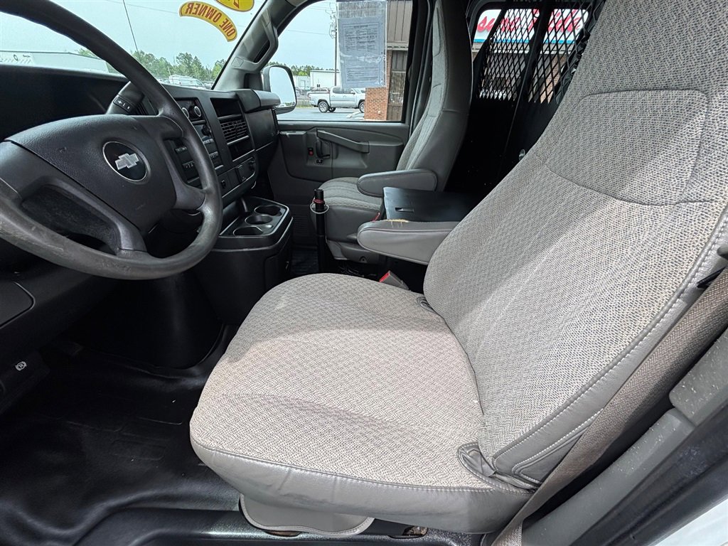 Used 2017 Chevrolet Express 2500 w/ Cold Climate Package RWD image 11