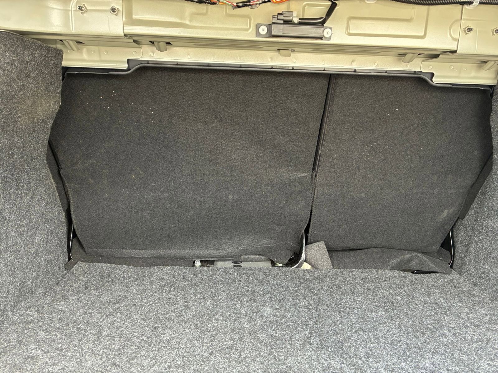 Used 2025 Nissan Versa SV image 25