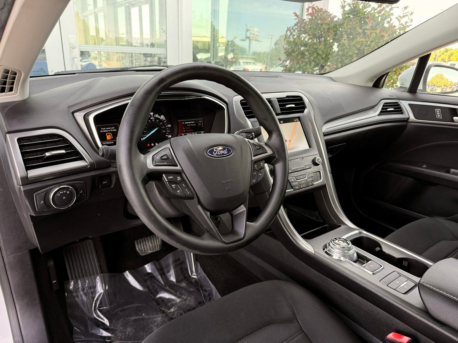 Used 2019 Ford Fusion SE FWD image 16