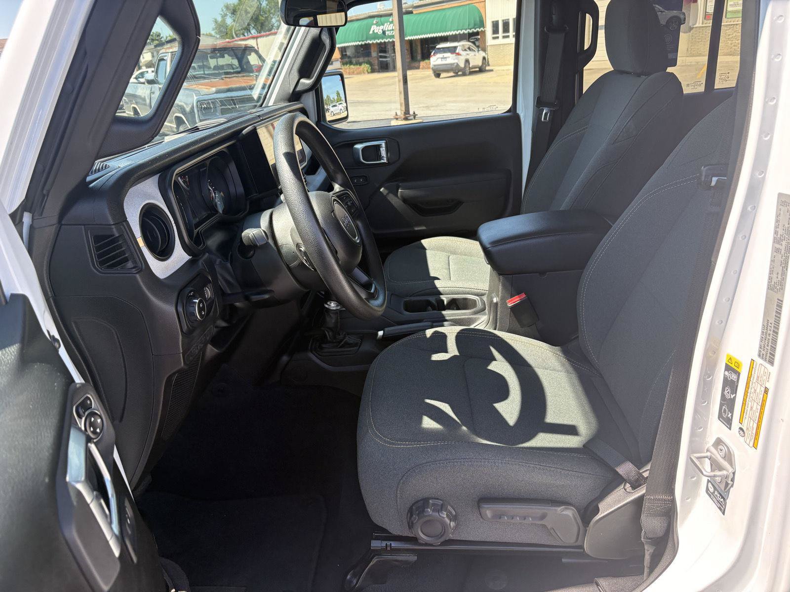 Used 2025 Jeep Gladiator Sport AWD/4WD image 5