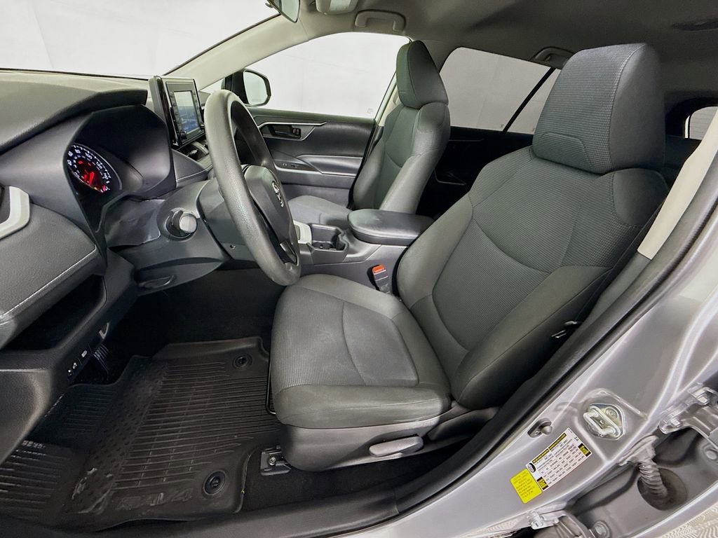 Used 2022 Toyota RAV4 LE FWD image 19