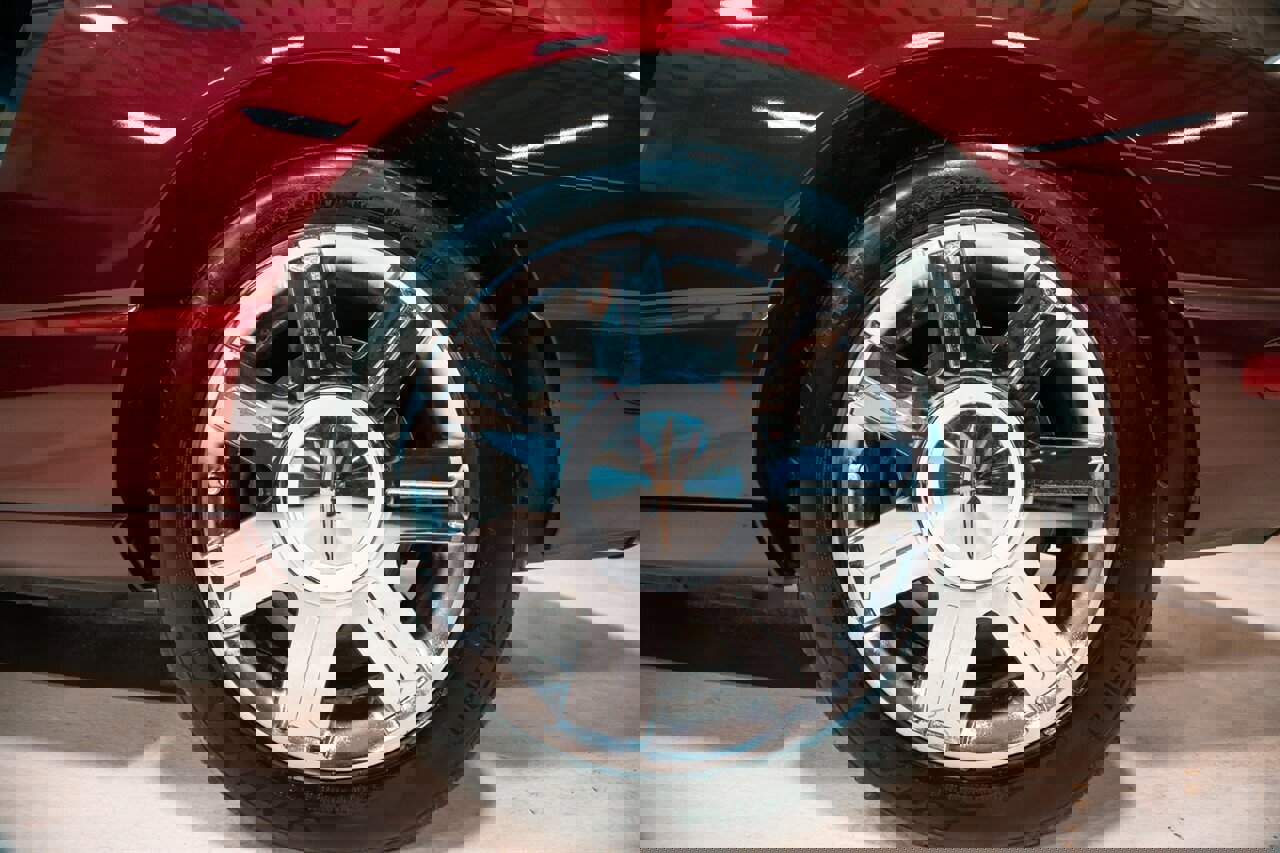 Used 2004 Ford Thunderbird Deluxe image 8