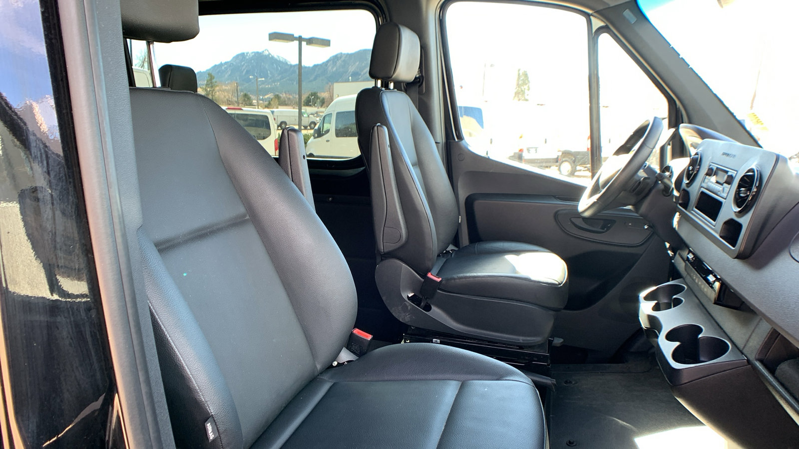 Used 2025 Mercedes-Benz Sprinter 2500 image 20