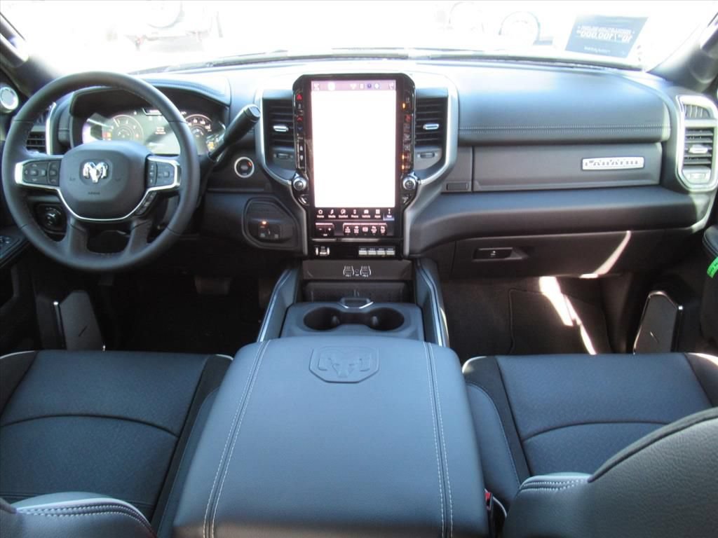 New 2026 RAM 2500 Laramie AWD/4WD image 13