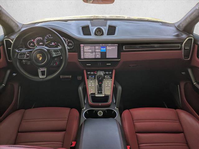 Used 2020 Porsche Cayenne Turbo S image 18