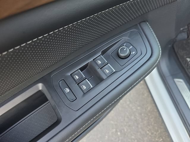 Used 2024 Volkswagen Atlas SE FWD image 13