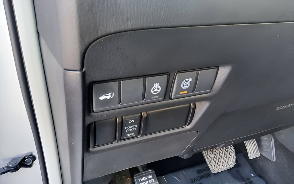 Used 2024 Nissan Armada SL AWD/4WD image 19
