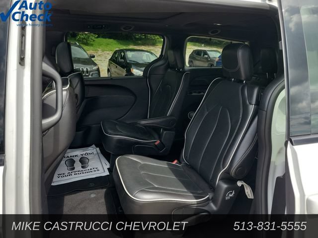 Used 2025 Chrysler Pacifica Limited FWD image 26