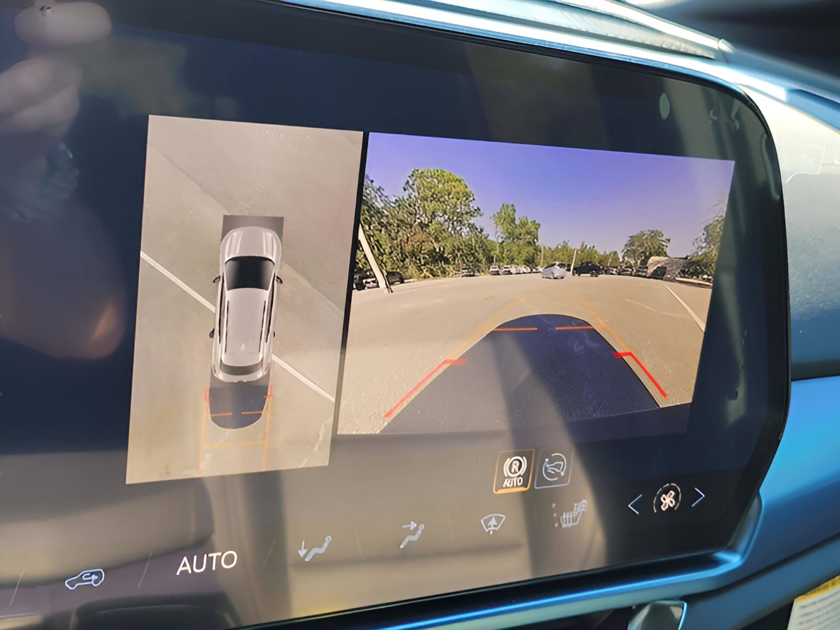 New 2026 Chevrolet Equinox EV LT image 12