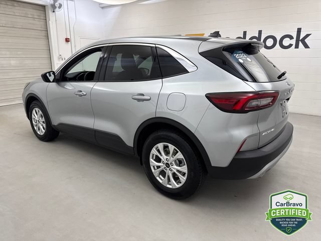 Used 2023 Ford Escape Active AWD/4WD image 4