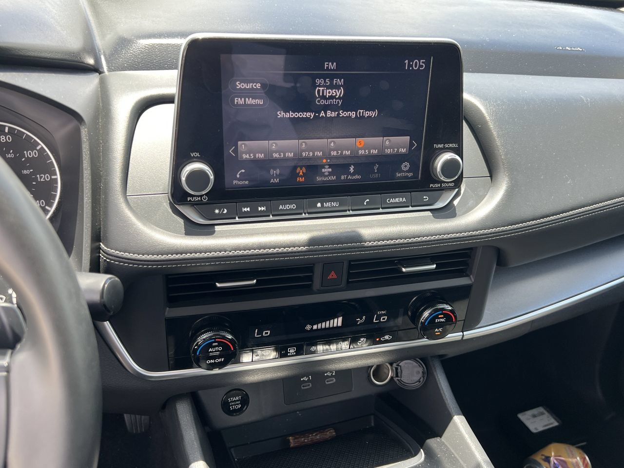 Used 2025 Nissan Rogue SV AWD/4WD image 9