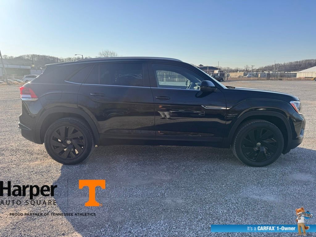 Used 2024 Volkswagen Atlas Cross Sport SE image 6
