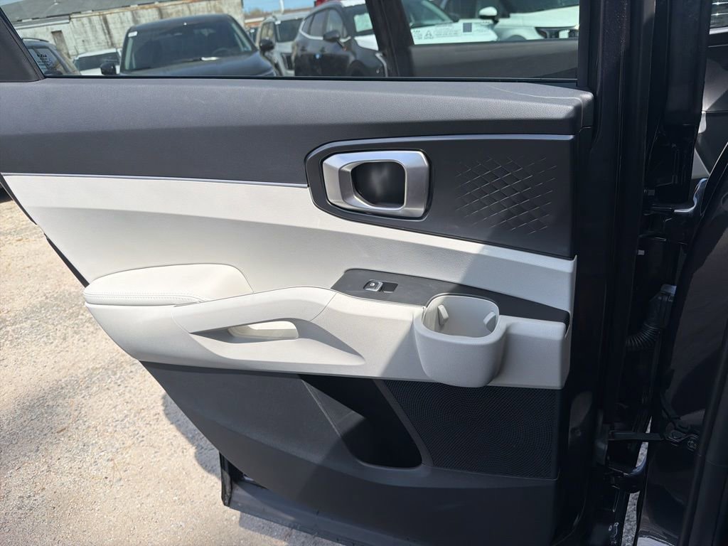 Certified 2025 Kia Sorento EX w/ Panoramic Sunroof Package FWD image 22
