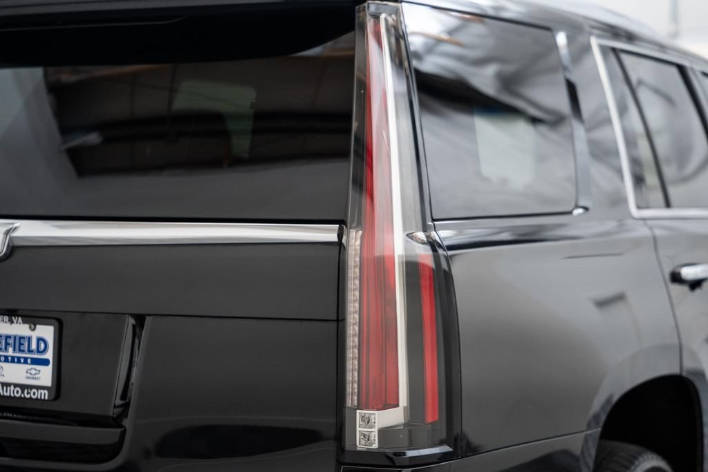 Used 2016 Cadillac Escalade Premium AWD/4WD image 8