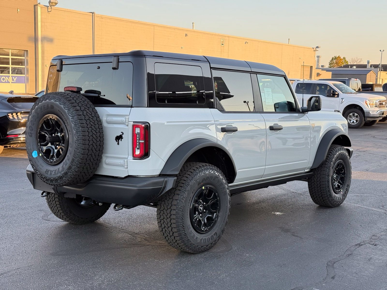 New 2026 Ford Bronco Badlands AWD/4WD image 7
