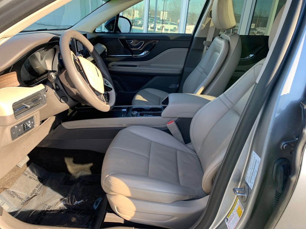 Certified 2022 Lincoln Corsair Reserve w/ Equipment Group 201A image 9