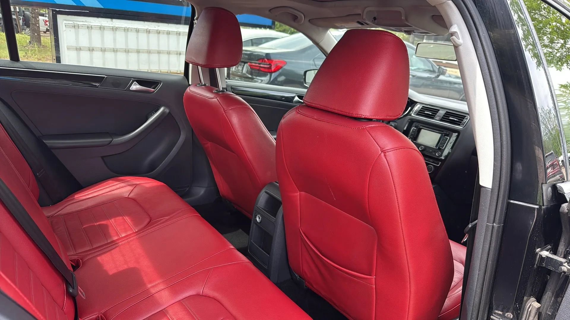 Used 2015 Volkswagen Jetta SEL image 19