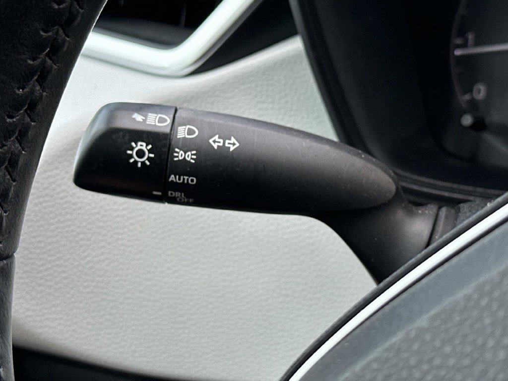 Used 2023 Toyota Corolla SE FWD image 29
