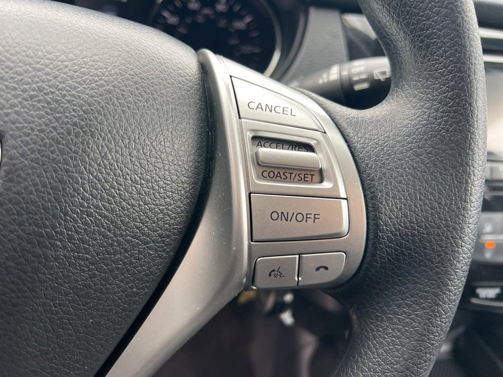 Used 2015 Nissan Rogue S image 14