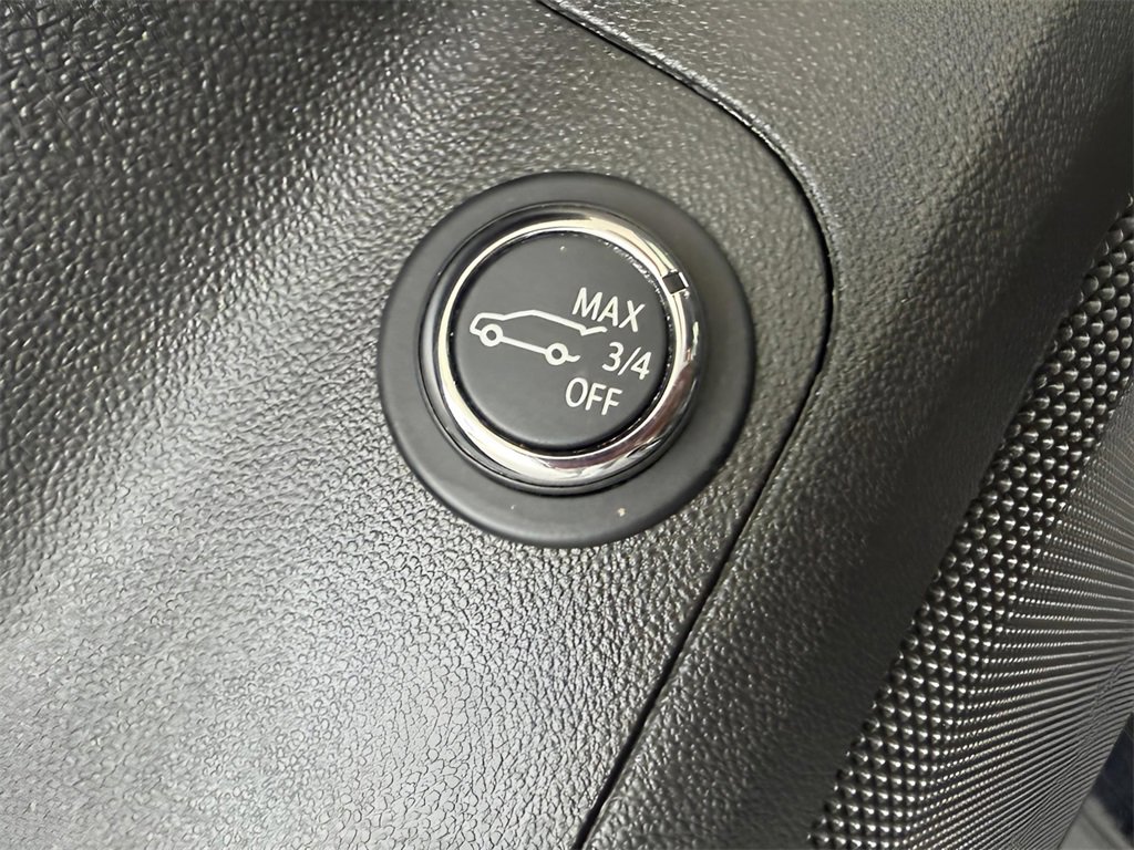 Used 2019 GMC Acadia SLT w/ Black Edition image 14