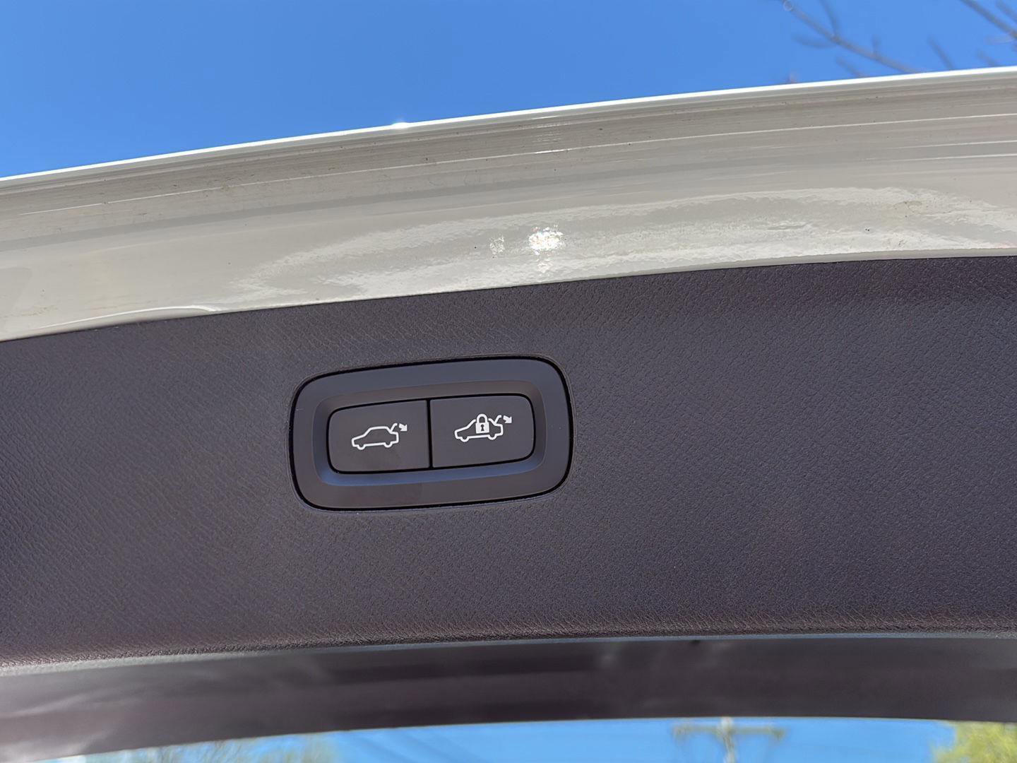Used 2025 Volvo XC90 B5 Core w/ Climate Package AWD/4WD image 15
