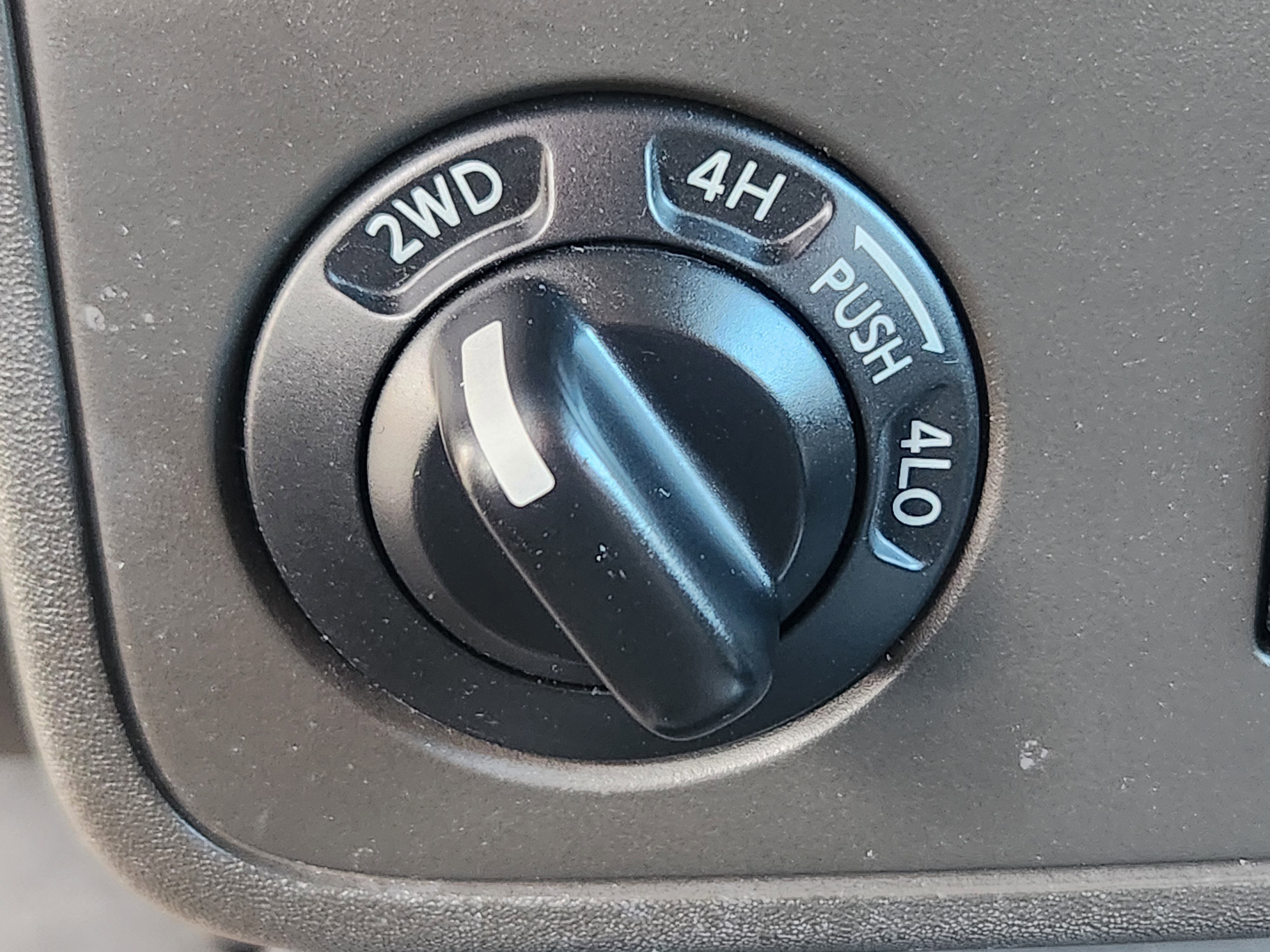 Used 2012 Suzuki Equator Sport image 13