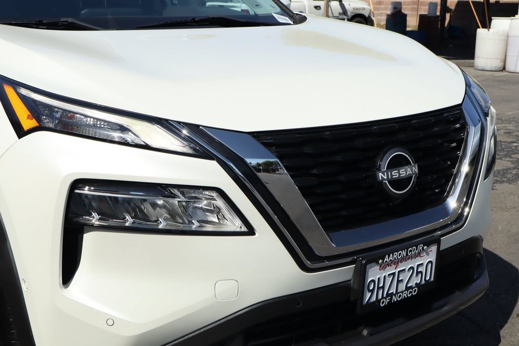Used 2023 Nissan Rogue SL w/ SL Premium Package FWD image 9