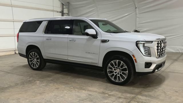 New 2026 GMC Yukon XL Denali w/ Denali Reserve Package RWD image 2