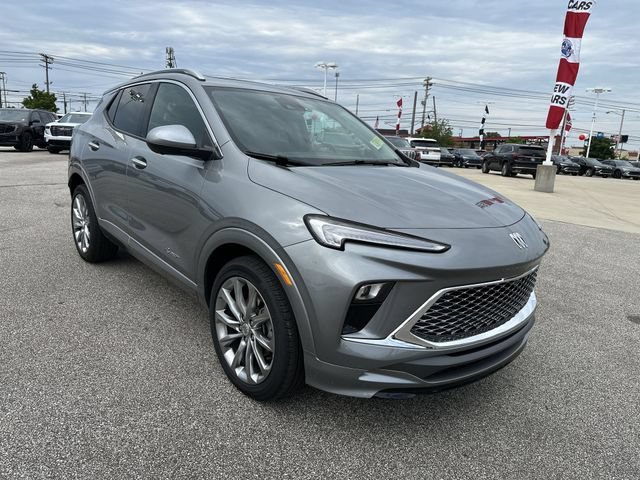 Used 2025 Buick Encore GX Avenir w/ Avenir Technology Package AWD/4WD image 11
