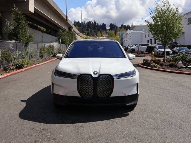 Used 2023 BMW iX xDrive50 w/ Premium Package image 3