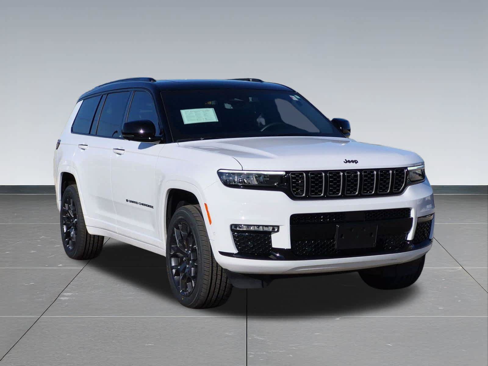 Used 2025 Jeep Grand Cherokee L Summit w/ Obsidian Package AWD/4WD image 8
