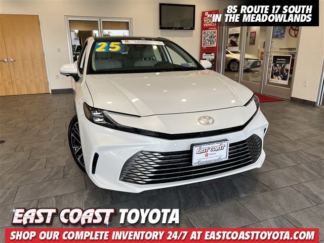 Certified 2025 Toyota Camry XLE image 1