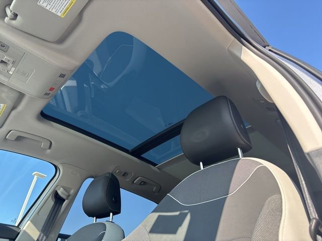 Used 2025 Volkswagen Taos SE w/ Panoramic Sunroof Package AWD/4WD image 30