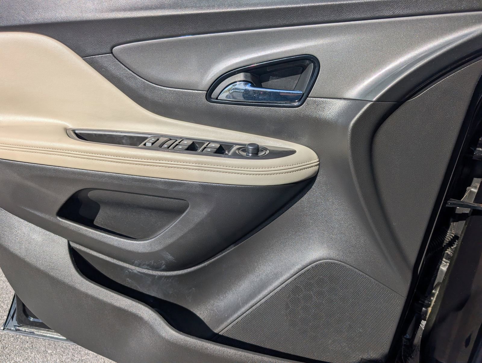 Used 2018 Buick Encore Essence image 24