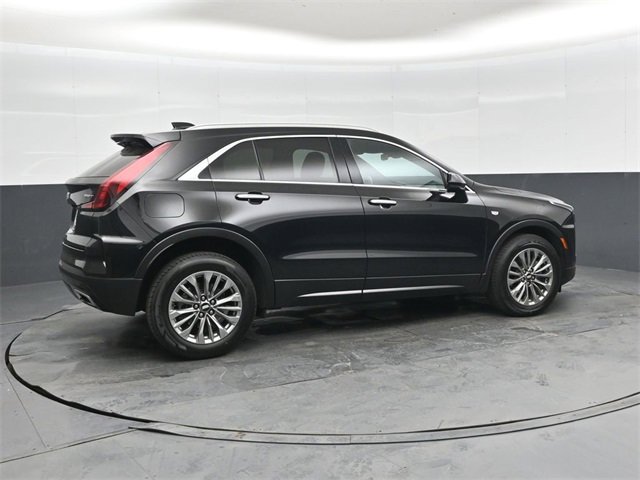 Used 2024 Cadillac XT4 Premium Luxury image 3