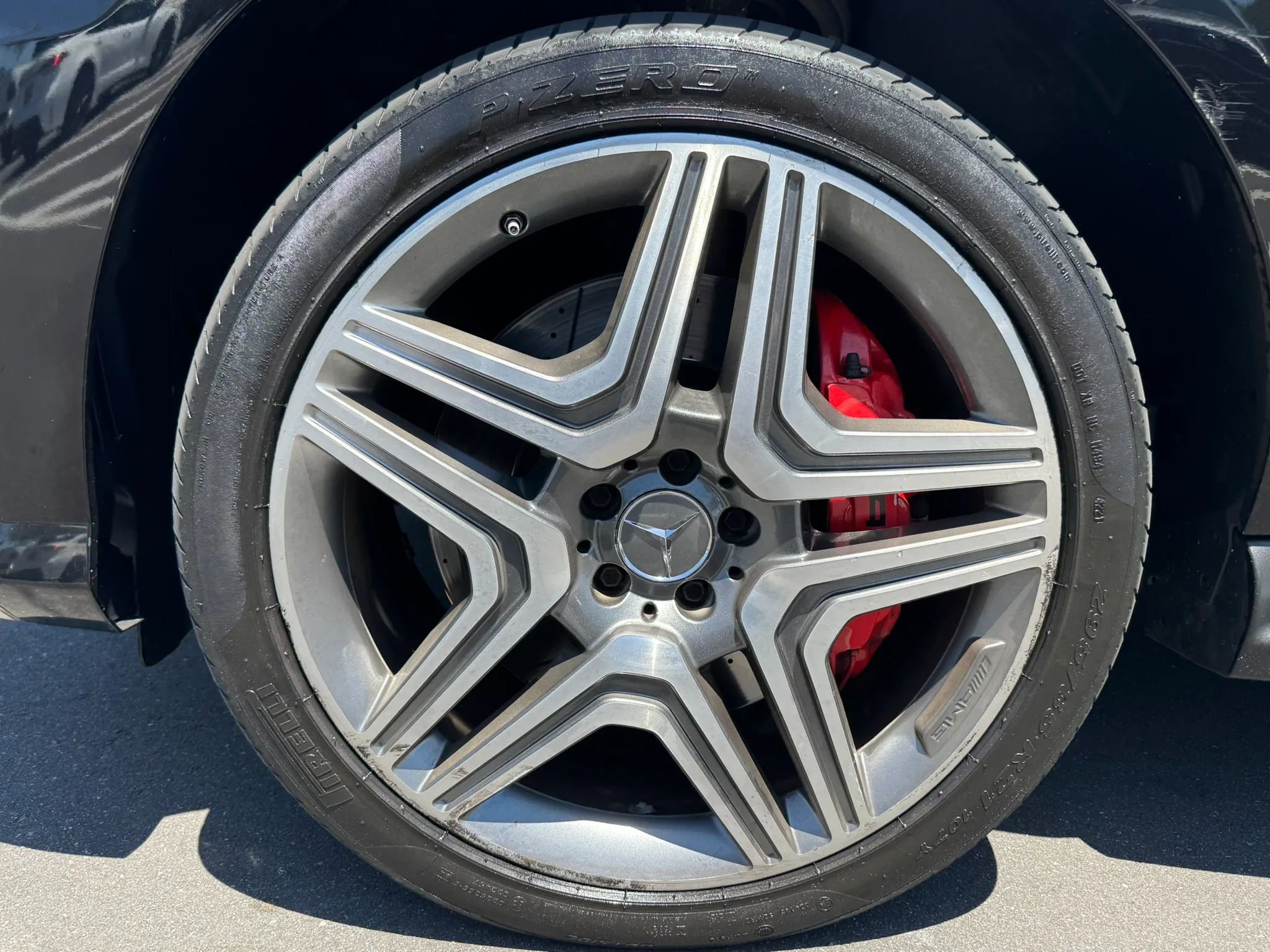 Used 2012 Mercedes-Benz ML 63 AMG 4MATIC w/ AMG Performance Pkg image 25