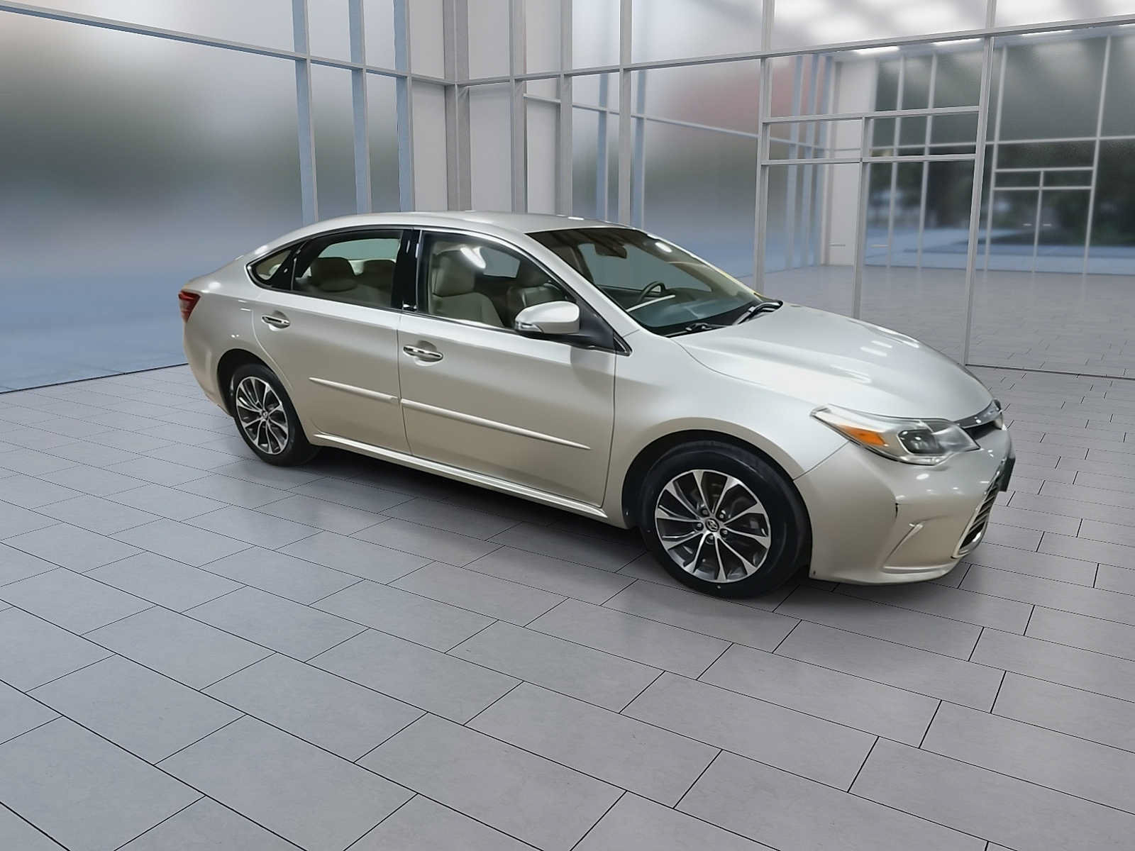 Used 2016 Toyota Avalon XLE w/ Protection Package FWD image 2